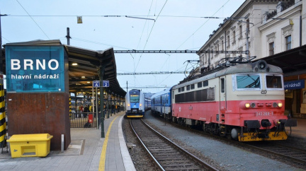 ČD získaly miliardové dotace, přesto je podstatná část vlaků příliš stará