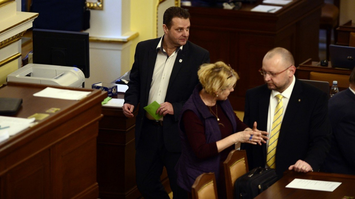 Poslanci Ondráčka nevydali, policie ho nemůže stíhat kvůli výrokům o Horáčkovi