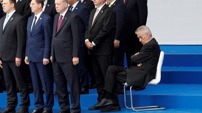 Křeslo pro prezidenta Miloše Zemana