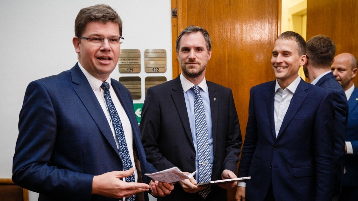 Pražská koalice podepsala smlouvu, Hřib hýřil optimismem