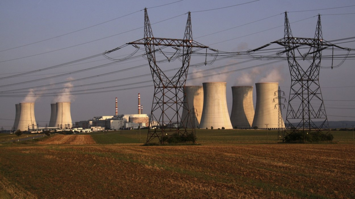 Vytěsnění minoritních akcionářů ČEZ by vyšlo na víc jak 100 miliard, míní analytici