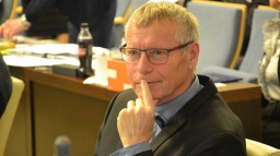 Veřejnost tady nechceme. Jak se vedení města Ústí nad Labem zavřelo před voliči v sále