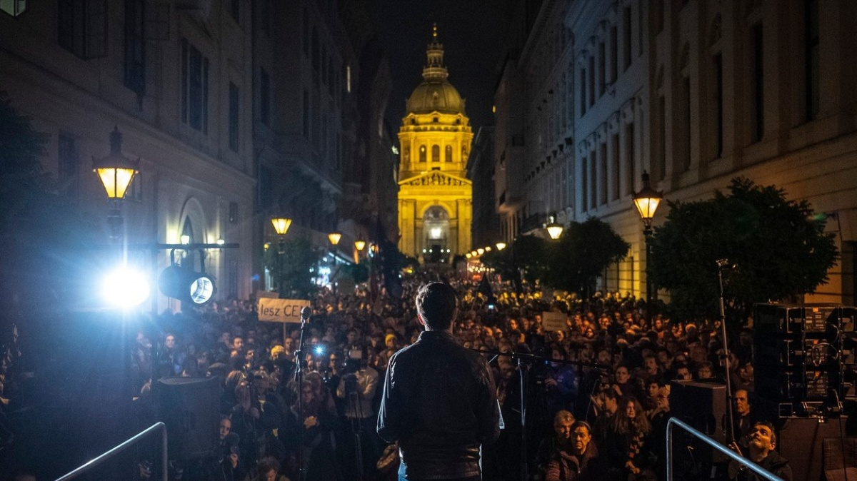 Maďarsko definitivně vypudilo Středoevropskou univerzitu. Studenty bude přijímat ve Vídni