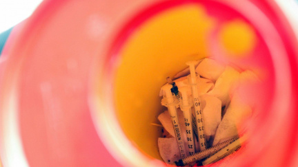 Aktualizováno: Přibývá problémových uživatelů opioidů, příliš je i rizikových pijanů, varují experti