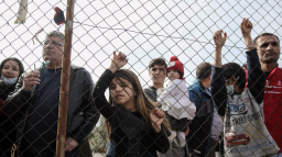 Komentář: Česko migrační pakt odmítlo. Ale právo migrovat už uznalo