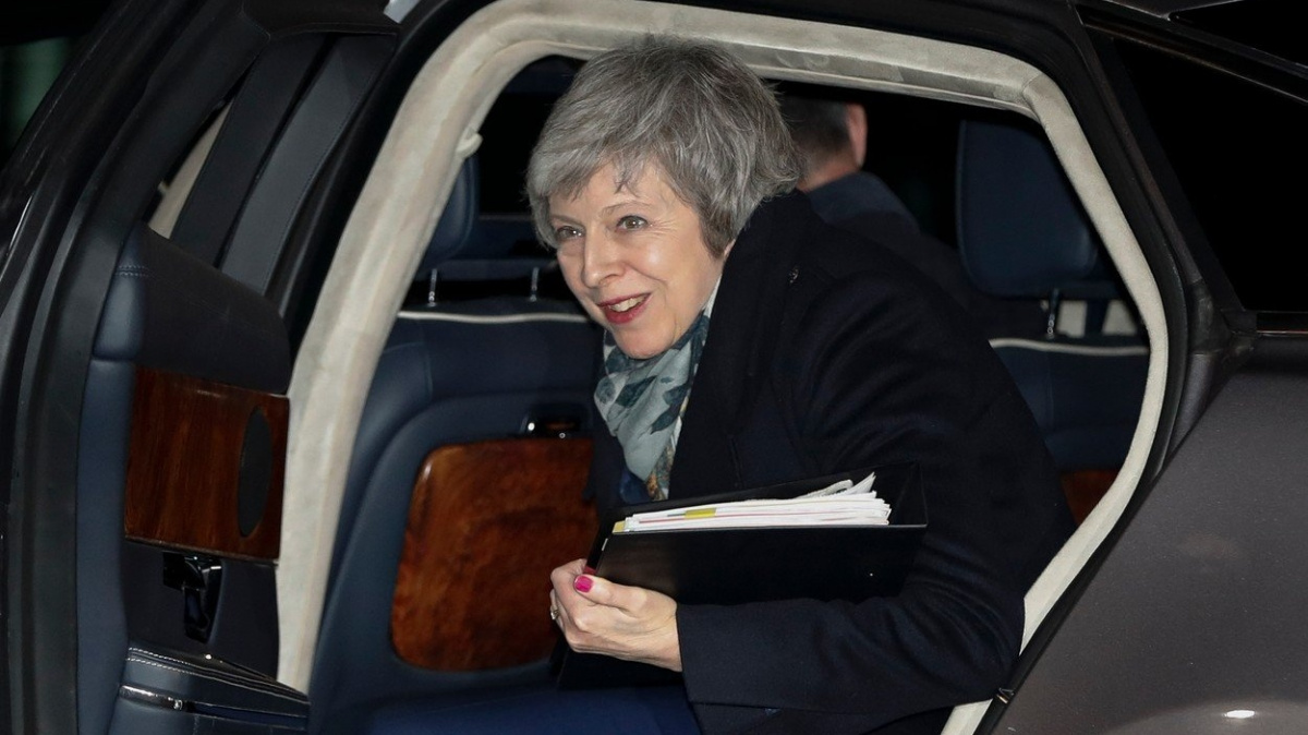 Triumf Mayové se nekonal, míní britský tisk