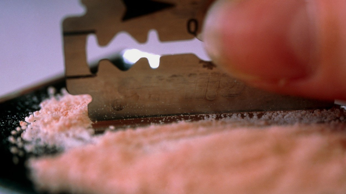 Policisté obvinili dvacet lidí kvůli výrobě drog