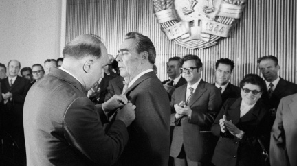 V čem ukrýval bohatství Brežněv a proč tak rád sbíral řády