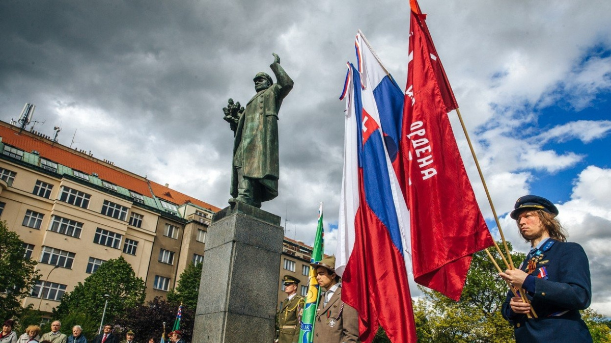 Česko nekomunikuje v otázce péče o válečné pomníky, stěžují si Rusové