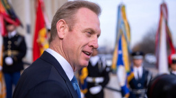 Aktualizováno: Trump oznámil, kdo nahradí Mattise. Pentagon povede 'talentovaný' náměstek Shanahan