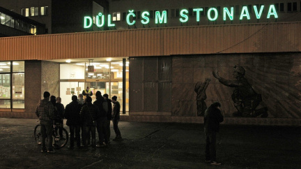 Aktualizováno: Týden po tragédii: Horníci se vrátili do práce, rodinám obětí lidé poslali už přes tři miliony