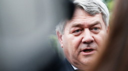 Komentář: Komunista a sociální demokrat: Najdi pět rozdílů