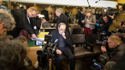 Aktualizováno: Začal velký proces. Kardinál a další duchovní dle obžaloby tajili zneužívání skautů