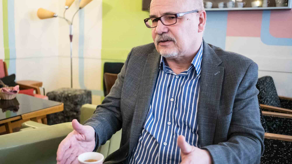 Manažeři dnes raději pracují, než aby se váleli na jachtě, říká Štern