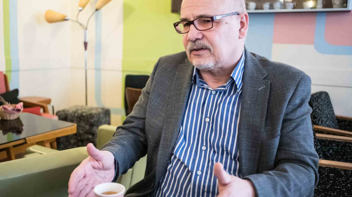 Manažeři dnes raději pracují, než aby se váleli na jachtě, říká Štern