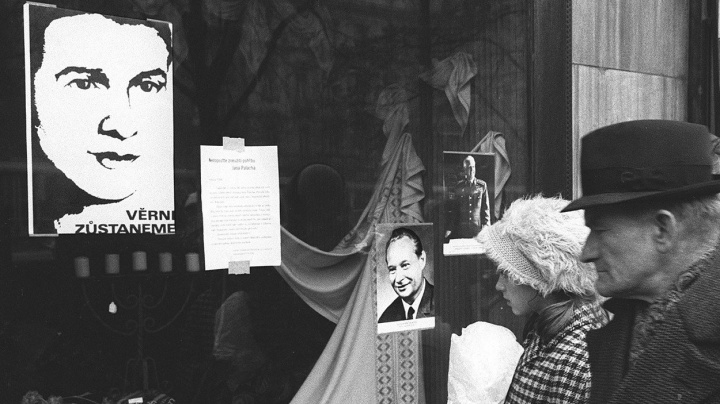 Jan Palach se pokusil vytrhnout národ z letargie, hold mu vzdaly desetitisíce lidí