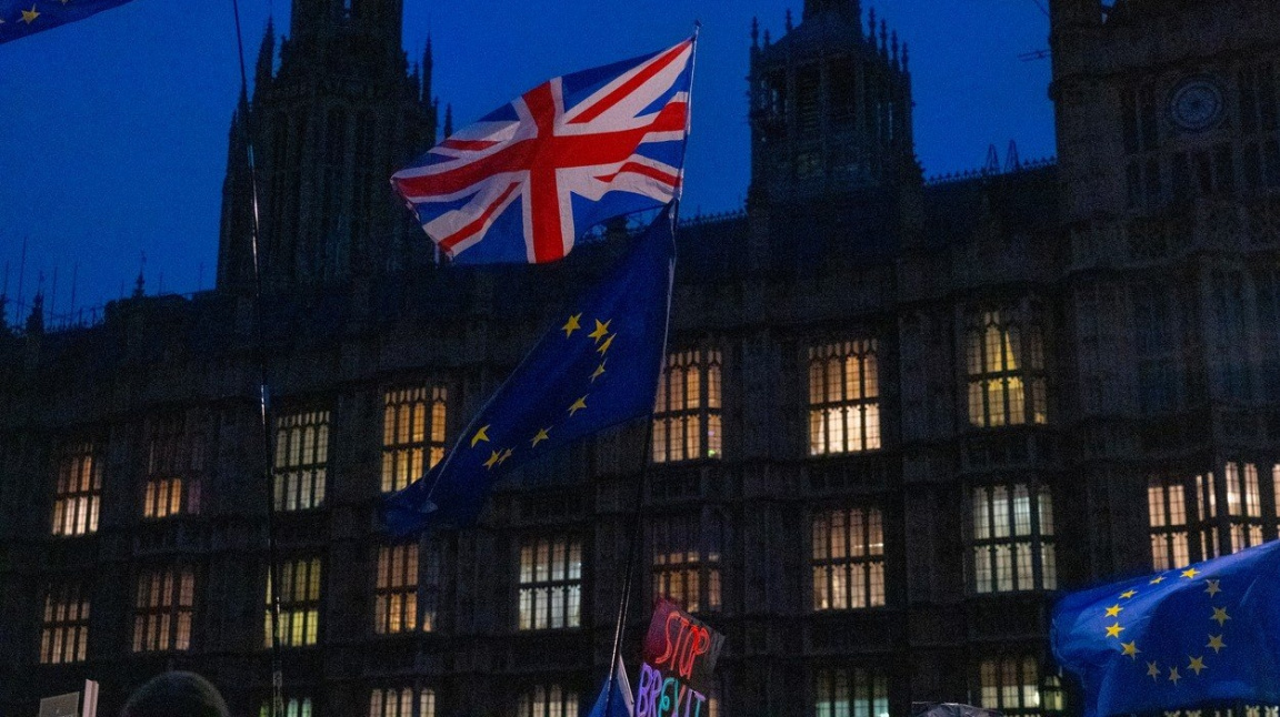 Přípravy na brexit: Země EU chystají zákony a nabírají lidi