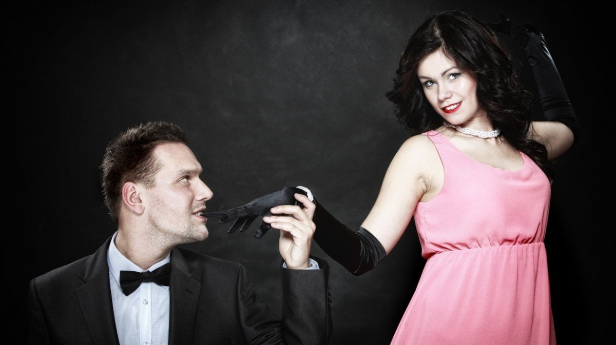 Věrnost není důležitá, peníze ano. Nový výzkum odhaluje naše skutečné požadavky na partnera