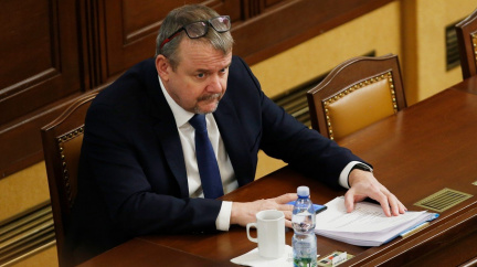 Aktualizováno: Ťok se s Eurovií dohodl na vytvoření dodatku k smlouvě k D11, cena se nejspíš navýší