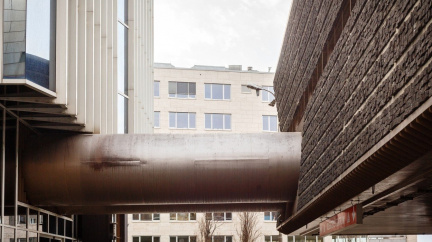 Transgas může jít k zemi, o záchranu budov už se nikdo nepokusil