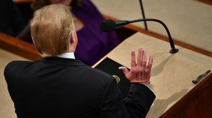 Aktualizováno: Trump se chválil v poselství o stavu unie. Republikáni drtí naděje, zaznělo v odpovědi