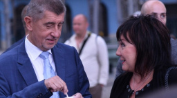 K ovládnutí státní správy sepsala Babišova vláda další novelu. Vyhazov posvětí dvě razítka