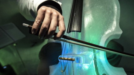 Led je zdarma, ale taje. Jak vznikají unikátní hudební nástroje