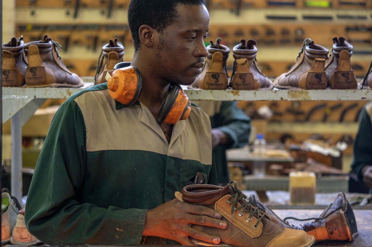 Zimbabwská továrna na obuv
