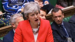 Aktualizováno: Britští poslanci odmítli brexit bez dohody