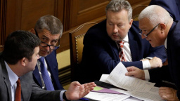 Komentář: Rozežraná Babišova vláda hlásá střídmost. Myslí to vážně?