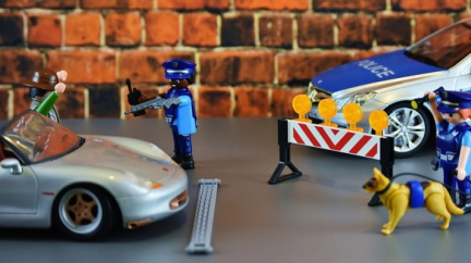 Slušný člověk se přece nemá čeho bát. Státní zástupci chtějí odposlechy bez povolení soudu