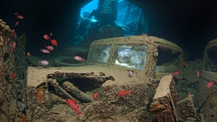 Němé svědky války požírá rez