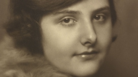 Záhadná smrt virtuosky, která vedla ženský orchestr v Osvětimi