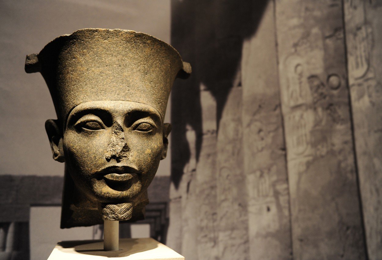 Tajemství chybějících nosů egyptských soch