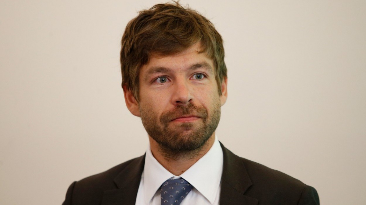 Exministr Pelikán porušil práva údajného hackera Nikulina, rozhodl Ústavní soud