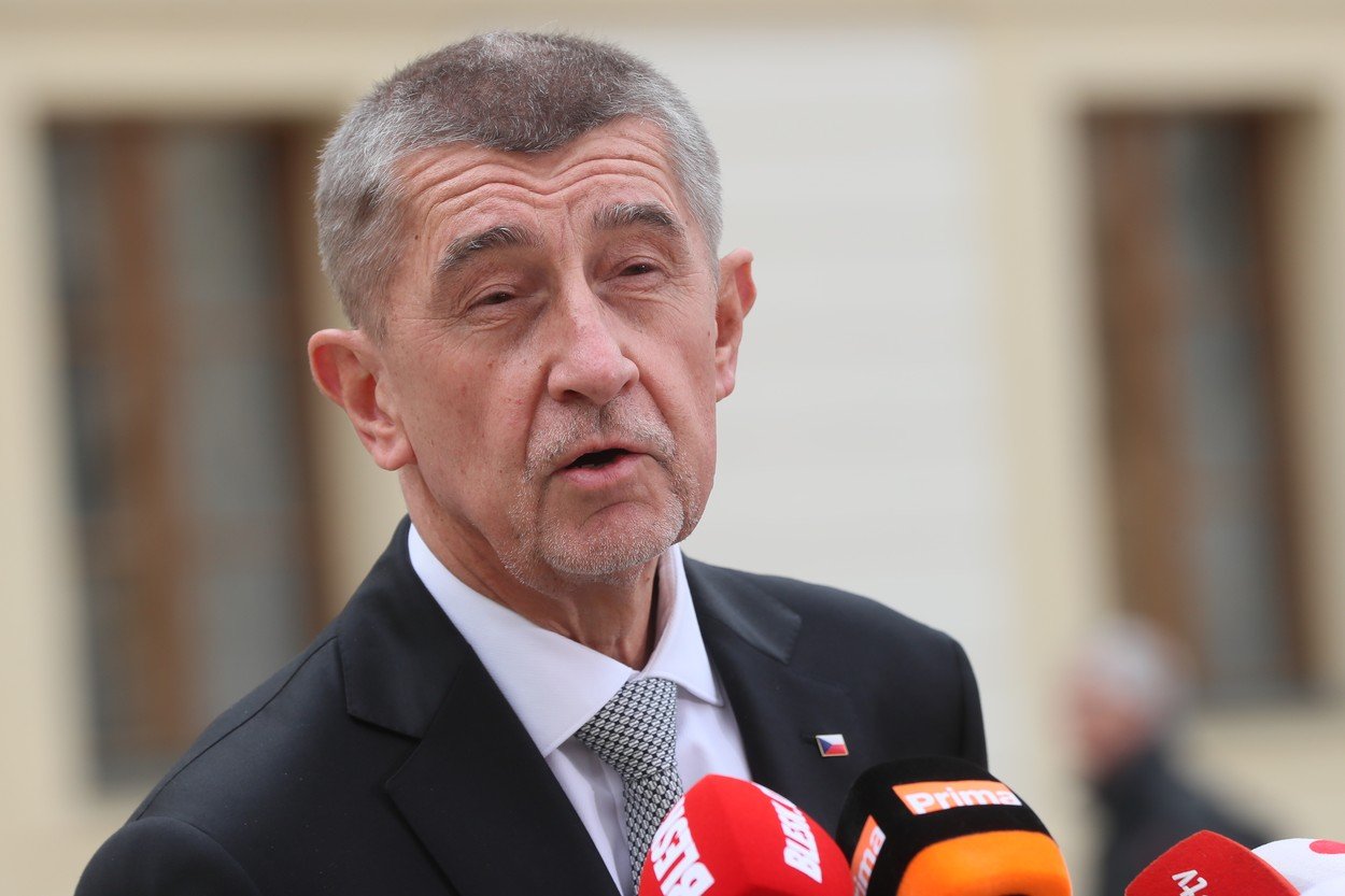 Lumpárnu s čapákem Babiš ustojí. Soudy melou pomalu