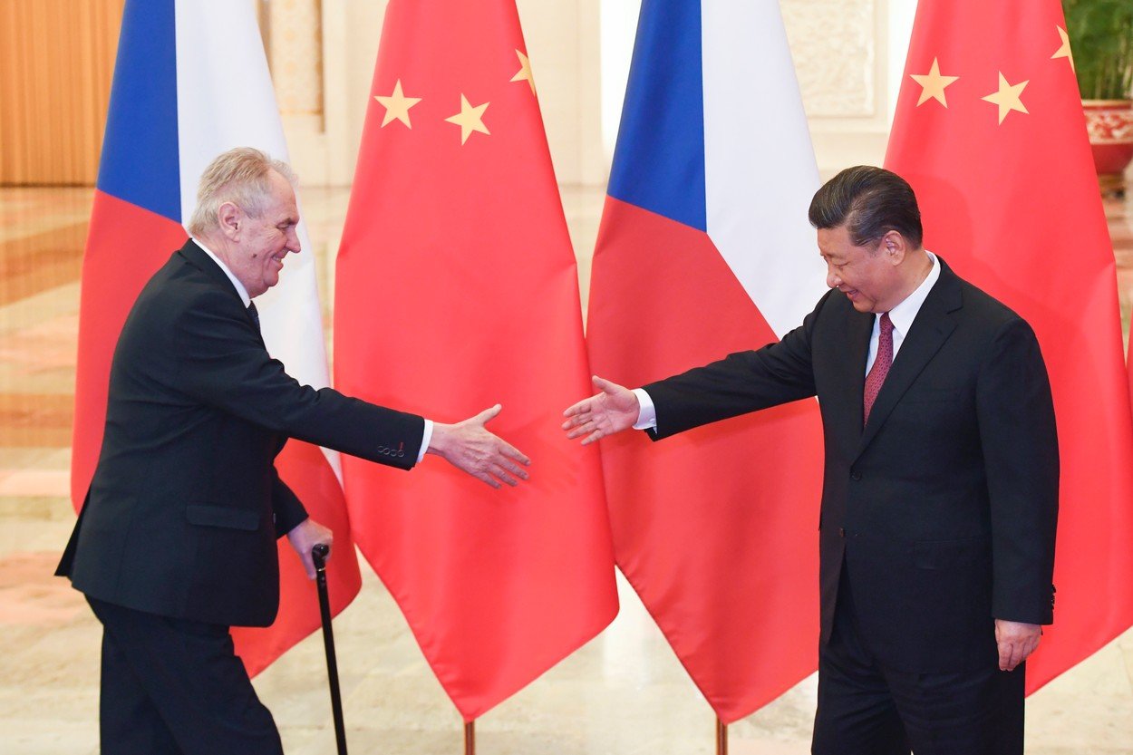 Miloš Zeman vidí další čínské miliardy. Funguje mu křišťálová koule?