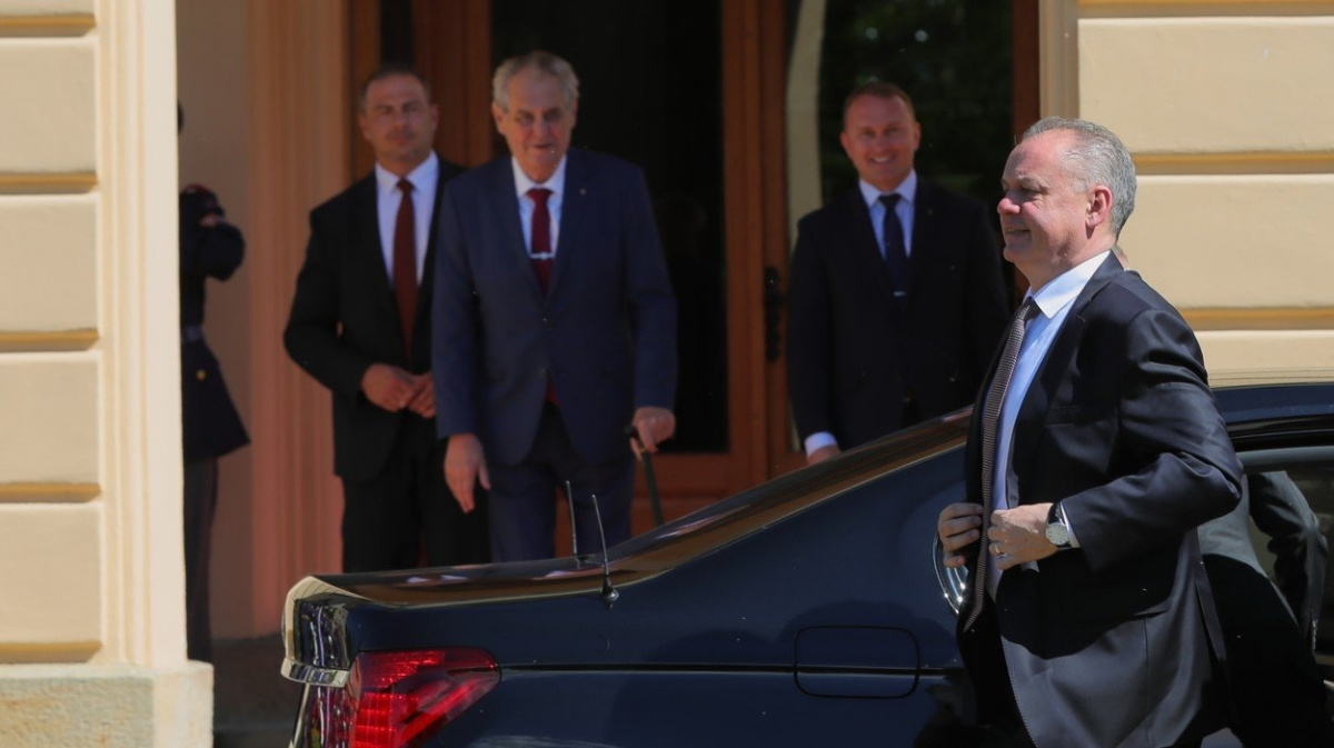 Kiska přijel naposledy jako prezident, Zeman ho uvítal v Lánech
