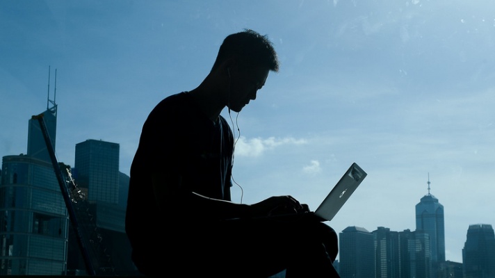 Kauza Huawei nespadla z nebe. Na odhalení rizik pracoval NÚKIB dva roky, říká český kyberatašé