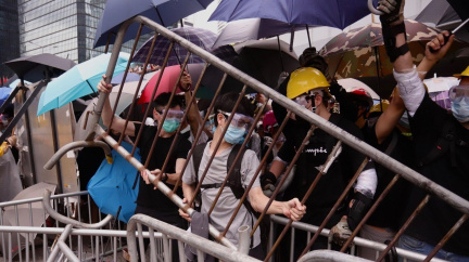 V Hongkongu to vře, lidé protestují proti spornému návrhu zákona