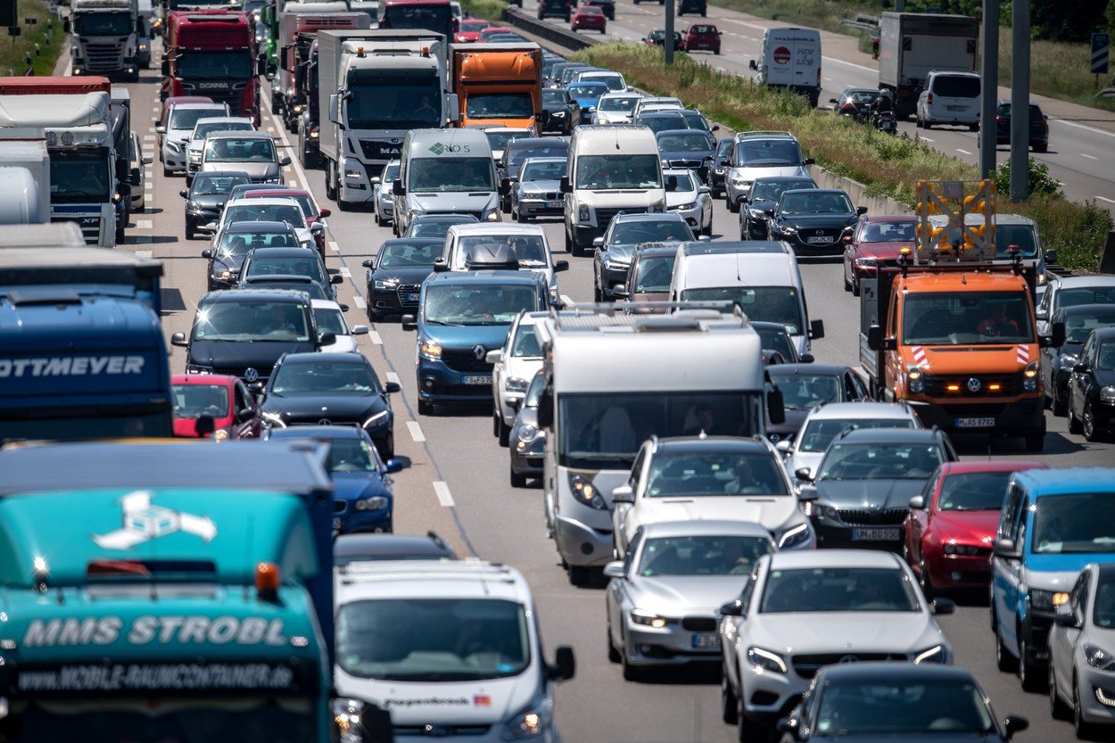 Německé mýtné pro osobní auta diskriminuje cizince, rozhodl soud EU