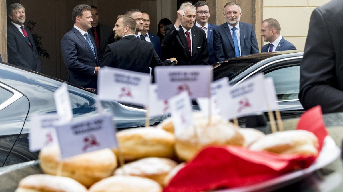 Sociální demokraté na křižovatce: Vyberou si předčasné volby, nebo další ústupky?