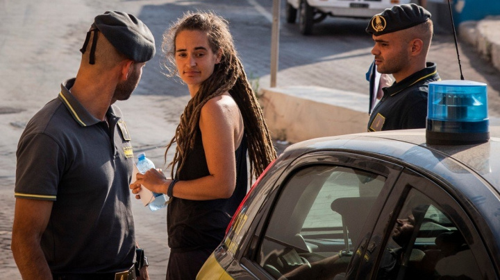 Kapitáni ve Středozemním moři: Hrdinové, nebo převaděči?