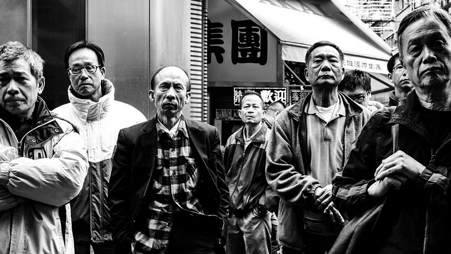 Být pitomcem, co vystoupí z davu. Umělec nešetří čínskou vládu ani firmy, které s ní spolupracují