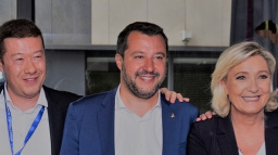 Hon na čarodějnice a hledání viníka. Populisté šíří nenávist, nechtějí ale nést její důsledky