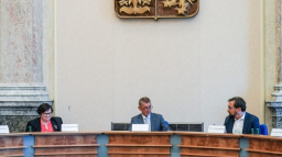 Jste lobbista? Tak se registrujte… Novela zákona o lobbingu 'schůzkám na pumpě' nezamezí