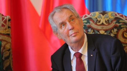 Senát schválil návrh ústavní žaloby na prezidenta