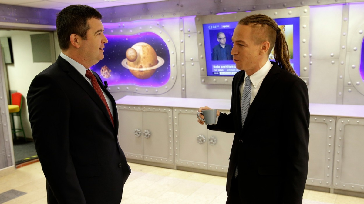 Vrátí se éra tradičních stran? To spíš vstanou noví bojovníci