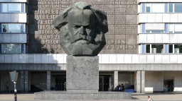 Komentář: Vymírání levice v Česku: Kdo ji opláče?