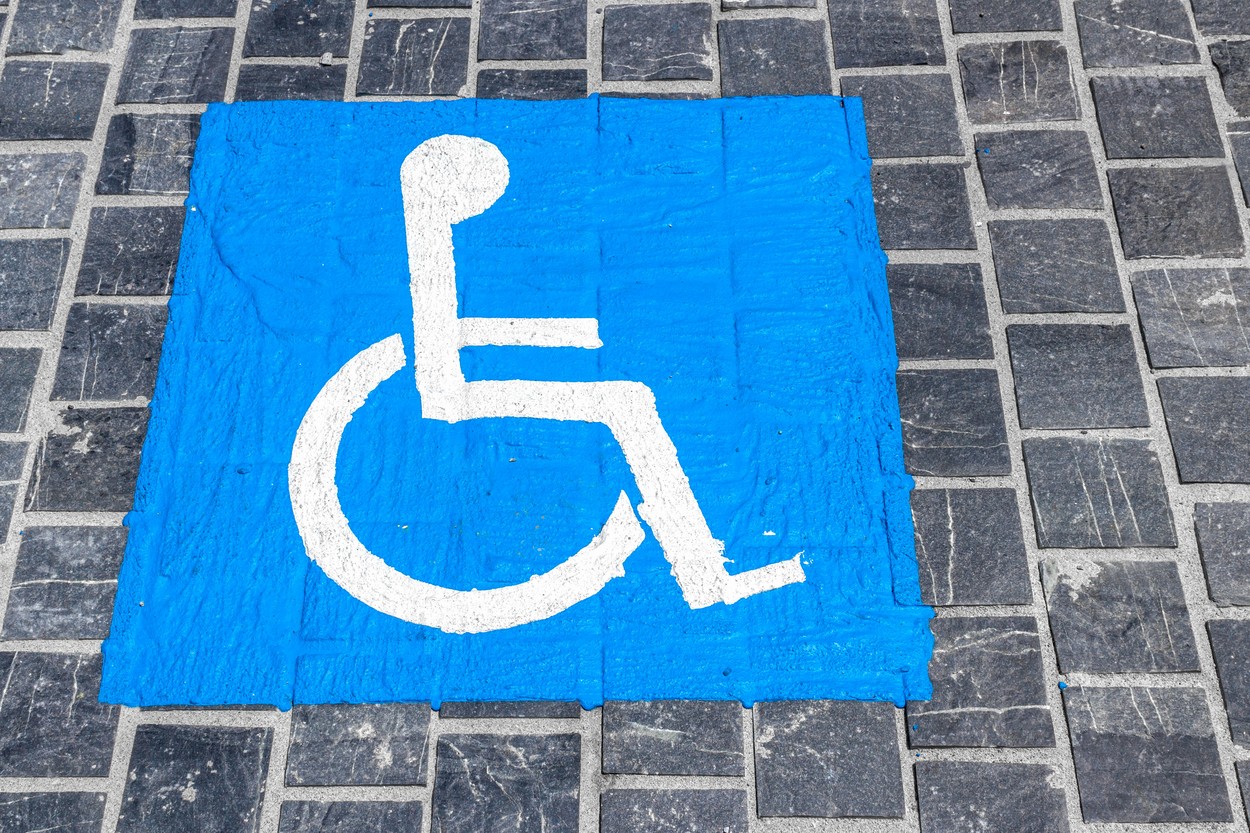 Příspěvek na auto trestal pracující postižené. Od března se změní